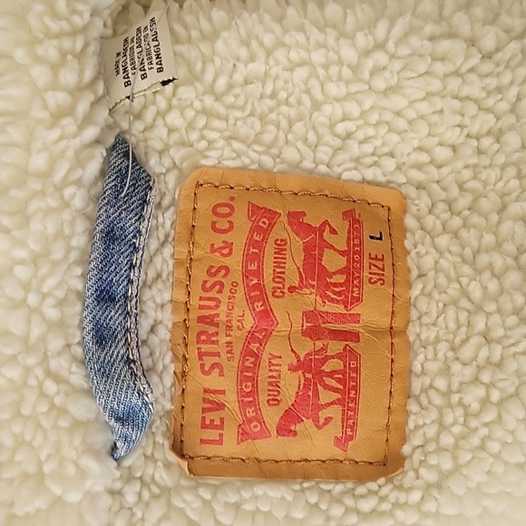 Levi's jean jacket - Picture 4 of 7